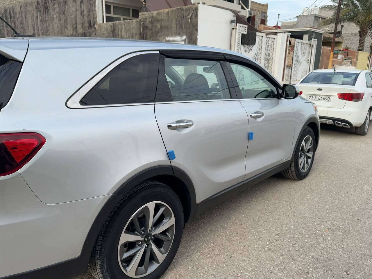 السلام عليكم .للبيع
سورنتو ٢٠٢٠ وارد امريكي  
رقم ديالى دولي باسمي تحويل باسم المشتري
مكفولة كفاله عامه
مكان السيارة ديالى _ بعقوبة
المواصفات 
محرك ٣.٥  v6 GDI
كير ٨ سرعات
عداد المسافة ٥٠ الف ميل
فور ويل  
اربع انظمة قيادة
7 راكب
ويل كب حجم 19 اصلي
.للأستفسسار اكثر الاتصال على الرقم ***********
السعر  ٢٤٠$ 
علما السيارة مركونة بالبيت
*  رقم الشاصي في المنشور
