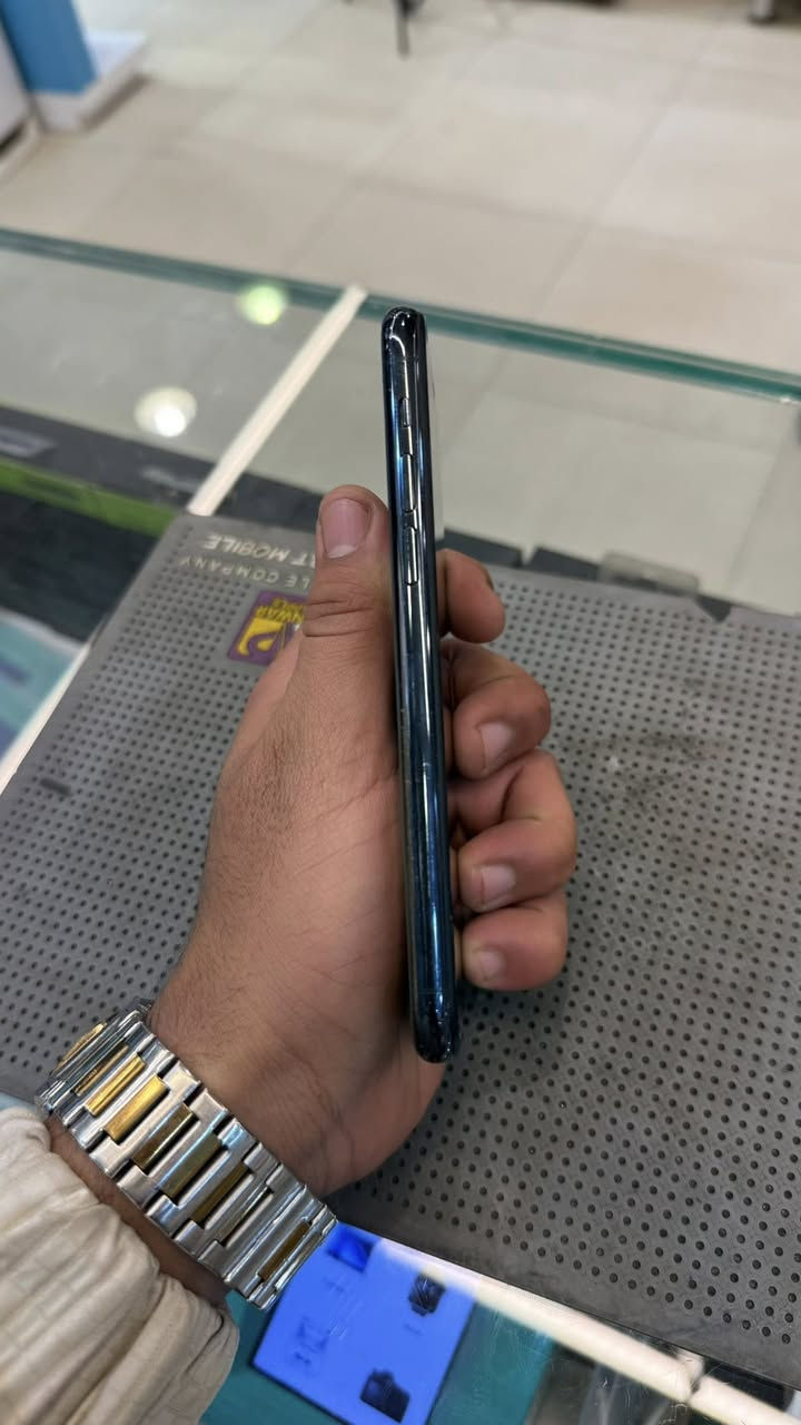 سلام عليكم 11برو ماستر ذاكره 256 بطاريه 74 جهاز فولل فقط مستبدل شاشه سعره 180 قفل عنوان سيديه شارع تجاري ***********
