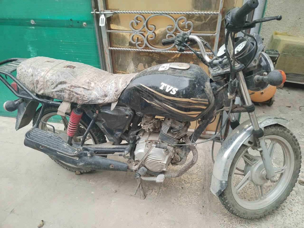 دراجة TVS 2018 للبيع 350 الف وبيها مجال الدراجه بيها نقوصات بسيطة *********** واتساب أربع نمر المحرك ما مفتوح كلج جديد بدون رقم يحتاجلها تاير خلفي فقط المنطقة العامرية حي المحامين
