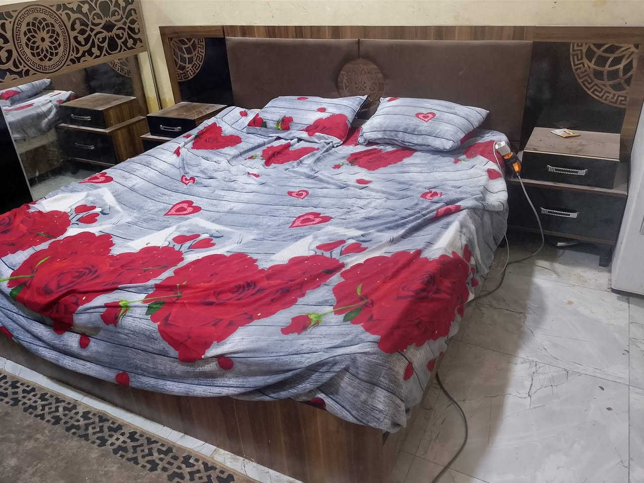 غرفه تركيه نضيفه
مكان البصره الزبير سعر 300 الف 
***********
