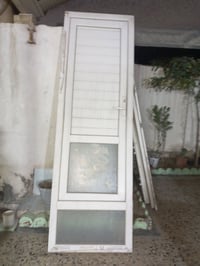 ابواب بلاستك • مستعملة • نظيفة