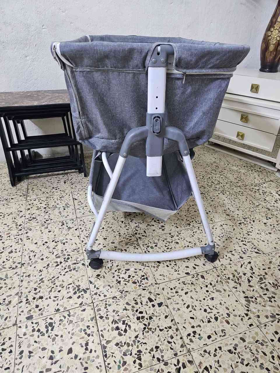 اغراض اطفال للبيع
المكان /بغداد/اليرموك
متوفر واتس_***********
