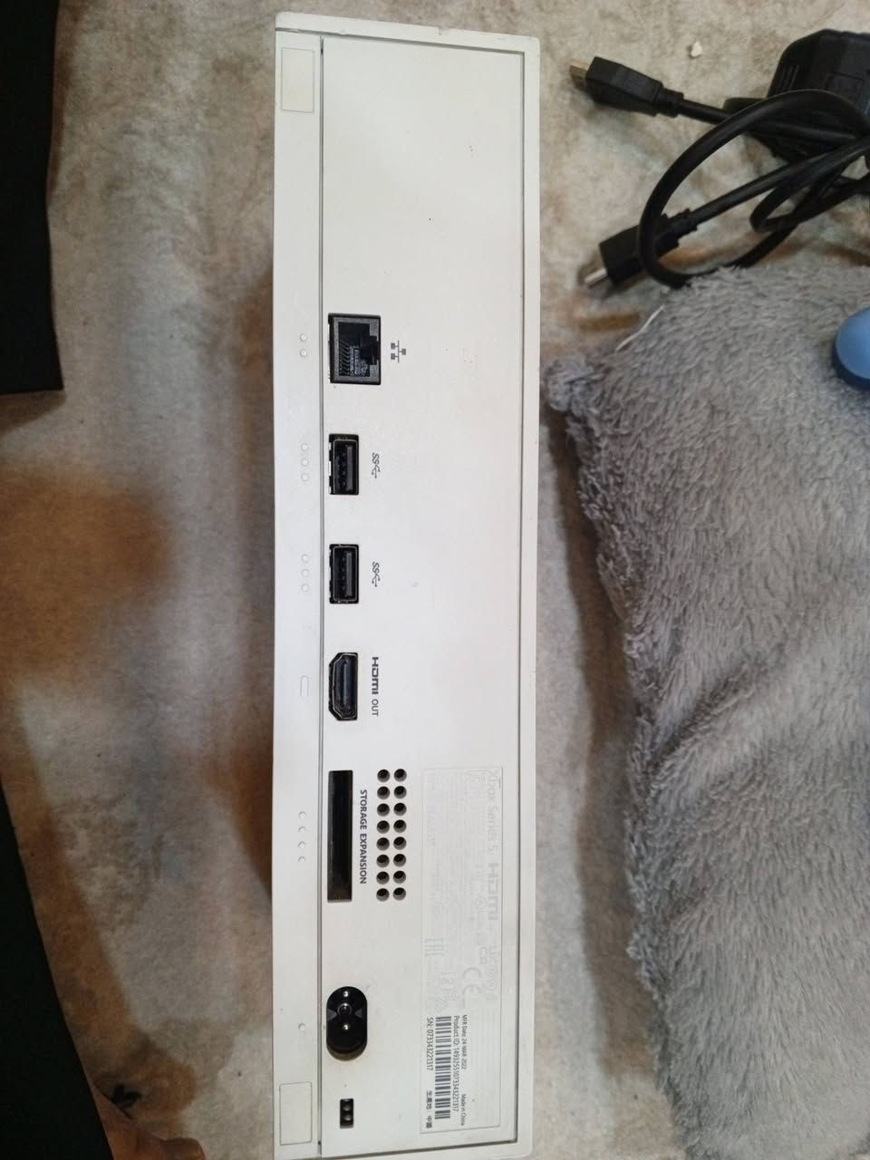 اكس بوكس سيريس اس جهاز نضيف وما داخل تصليح وياه ثنين يدات كيم  سير 
الجهاز بدون كارتون
السعر 360 وبي مجال
***********
