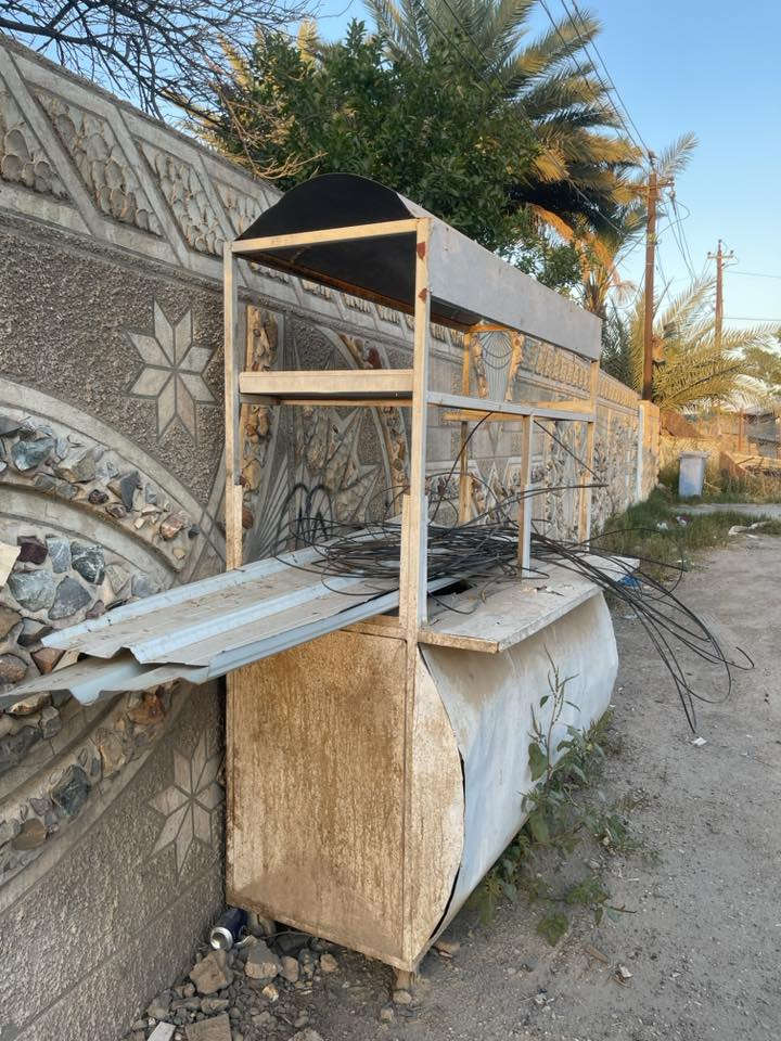 للبيع عارضة فلافل متكاملة وبحالة ممتازة جداً (شبه جديدة). العارضة مصممة بشكل مرتب ونظيف وجاهزة مباشرة للعمل وكسب الرزق دون الحاجة لأي مصاريف إضافية.

الحالة: نظيفة جداً واستعمال حشيم.

الموقع: بغداد (ابو غريب ).

المميزات: شكل جذب للزبائن، سهلة التنظيف، وتتحمل الشغل الثقيل.

📌 ملاحظة: العارضة كاملة مكملة والجاهز يجي يشيل ويشتغل فوراً. الله يبارك لصاحب النصيب.

💰 بالنسبة للسعر:
أما بخصوص جملة "السعر الخاص"، فتقدر تضيف هذه العبارة بنهاية المنشور حتى يجوك الزبائن على الخاص وتتفاوض وياهم براحتك:

"📥 للاستفسار عن السعر ومعرفة باقي التفاصيل، يرجى المراسلة على الخاص (دايركت) أو الاتصال على الرقم:  ***********
