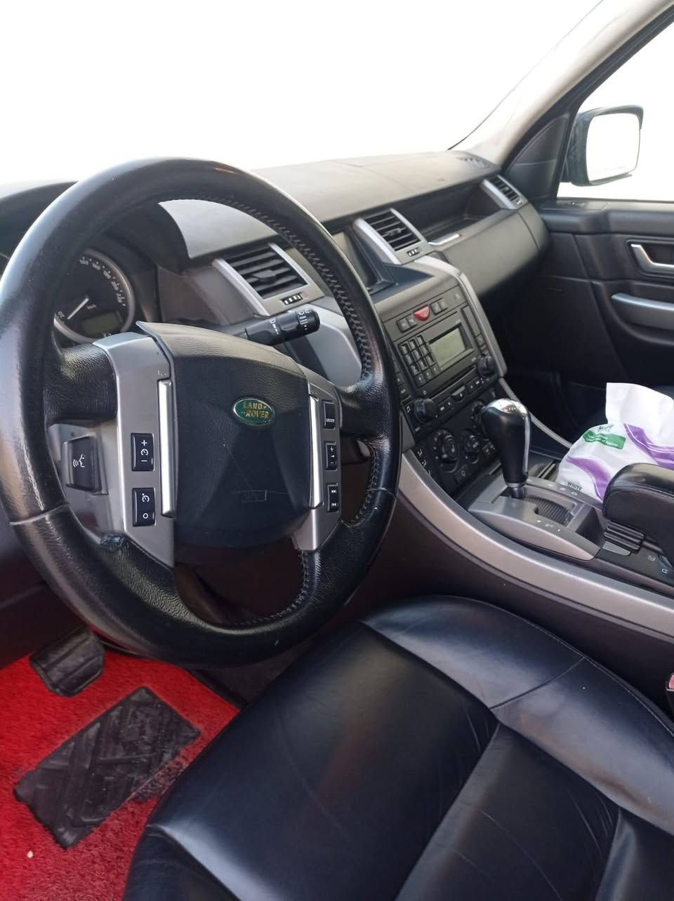 سلام عليكم سياره لاند روفر موديل 2008  محرك ثمانية سلندر كاز  سياره مكفولة من ضربة عنوان النجف الاشرف 
الاتصال ***********
‏***********
