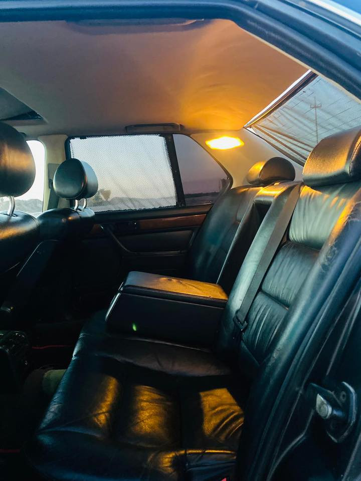 السلام عليكم
بي ام 735i 

موديل 1992 

بلاديه بس مصبوغه 

تحويل مباشر 

كير محرك حداديه ميه بالميه 

كهربائيات غرفه مكفول وبلادي 

قاعدة فيوزات بلادي 

مكفوله من ضربه ومعجون وخياس

اريد مراوس بغواصه قرار 48

***********
