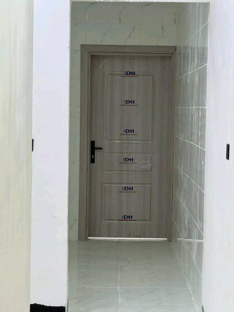 السلام عليكم سعر مناسب للبيع بيتين كل بيت مساحه 100متر جديد صفر مامسكون فول سراميك نضام تبريد مركزي واجة فلين تركي ابواب تركي عنوان كركوك حي بدر فرع لحم بعجين الماسه  السعر 39بي مجال تواصل  ***********)او ع الواتساب ***********
