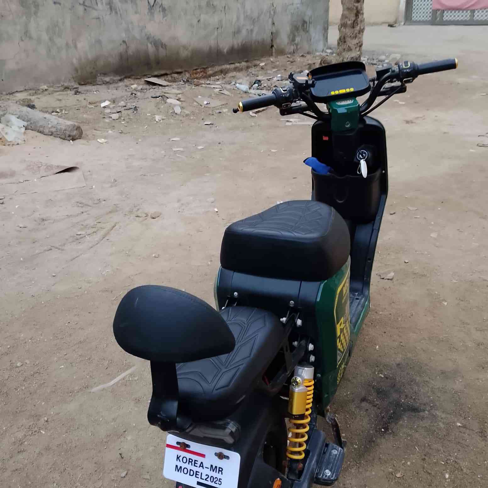 السلام عليكم هاي الدراجه للبيع RS9 مديل 2025 جديده بالكارتون ولا عطل بيها صارلي شهر من اشتريتها تشتغل كارت وسويج تشتغل لايت ولايت عالي واشارة ورباعيه جديده بالكارتون السعر 500 وبيها مجال رقمي :*********** يشتغل واتساب فقط مكاني بصرة الجزيره بشارع زين العابدين المو شراي لا يتصل
