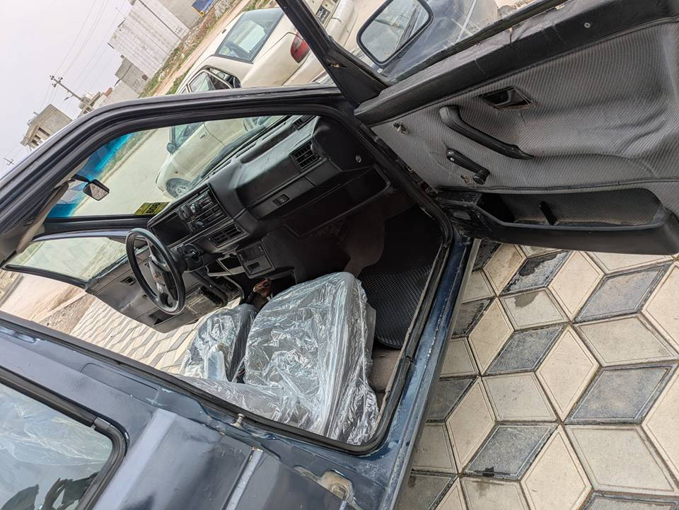 گۆلف تۆماتيک  تەبريت سارد و گەرم سەنوی وەسيقەو هاسیبە و ئەوەليات گيری لۆک لۆکە مەکينەی کەميک بوخاري هەيە. مالی دۆستە سەيارەکە زۆر جايز و بەهەلمەتە  سعري ١٦ گەلا  *********** السليمانية, العراق
