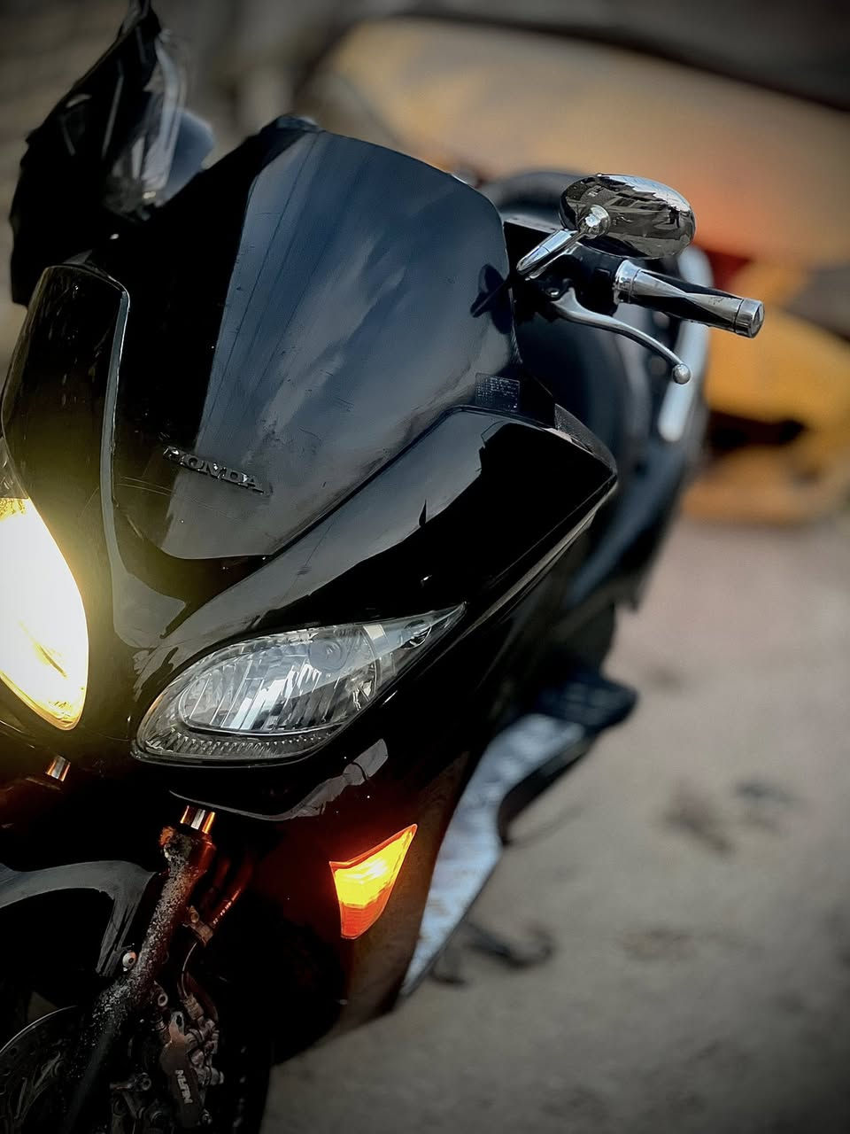 السلام عليكم ورحمة الله وبركاته
للبيع دراجة فورزا 09
📌 عميّة / كرستال

الدراجة مضبوطة 100%
❌ لا تبخير
❌ لا تنقيص
🔧 المكينه على الشرط

✨ المواصفات:
 • صالِنصه رياضي (صوت يخبل + بيها كاتم)
 • الصالِنصه  الأصلي موجود وياها
 • كلجات + قايش أصلي (مبدّل حديثاً)
 • شلعه ومعدل شرط

📍 تجي للبيت، تفحصها وإذا عجبتك تاخذها على راحتك
🛡️ (منفيس) أضمنها عشائرين وسرقة فقط

الدراجة مالتي خاصة، ما بيها أي نقص
جاهزة تمشي كبل للشارع مباشرة
📍 الموقع: بلديات – شارع المصرف
💰 السعر: 1400$ وبيه مجال حك جيه

📞 للتواصل: ***********
