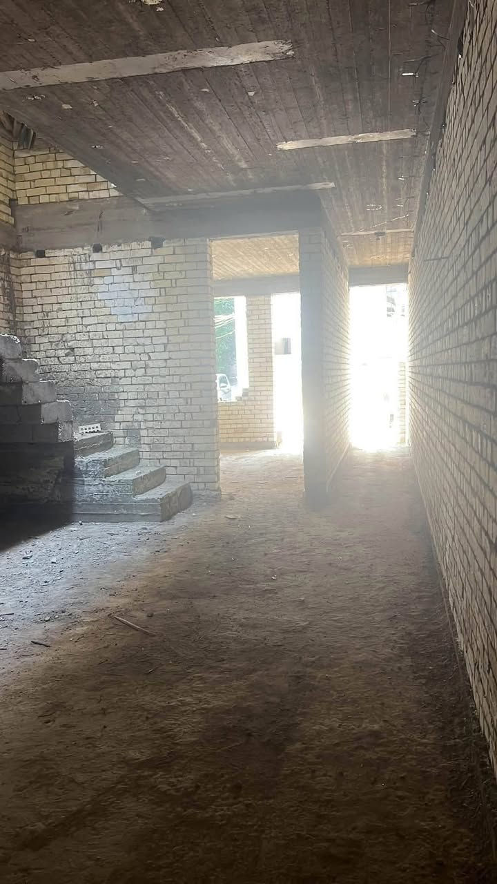المنصور حي دراغ  محلة٦٠٣ ز ٣٨  دار هيكل للبيع مساحته ١١٢ واجهة ٥ نزال ٢٢ ونص  يحتوي على ٣ نوم وصاله ومطبخ وخدمات ٢  للاتصال *********** ابو رحمه
