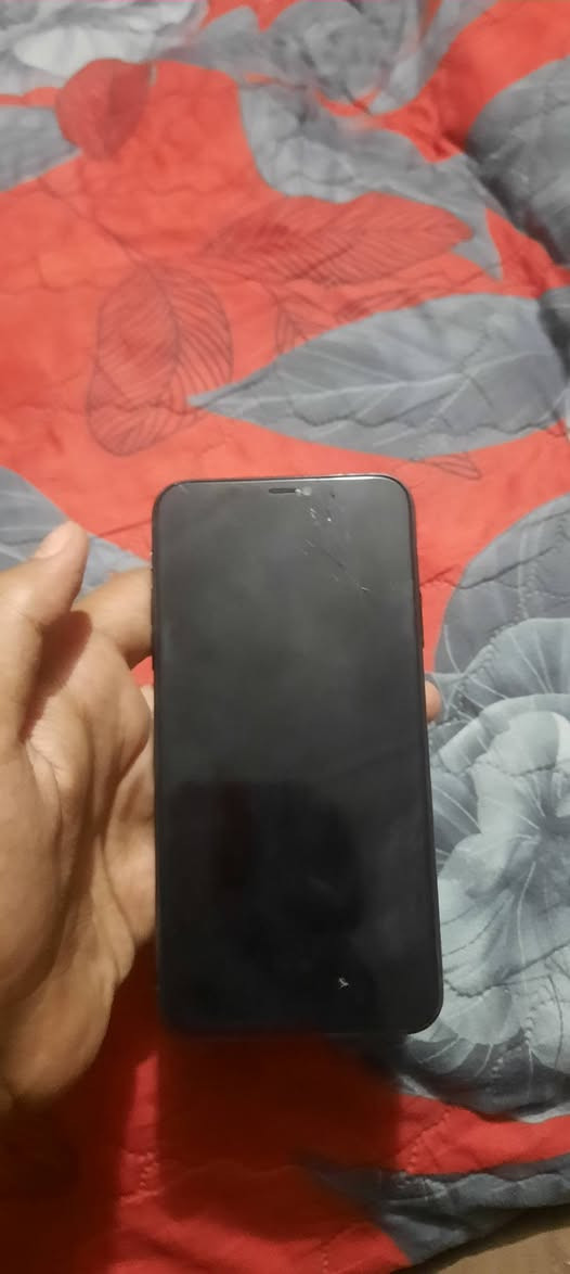سلام عليكم للبيع ايفون11 برو ماكس جهاز مبدل شاشه وبطاريه وشاشه بيه كسر  200و بي مجال قفل قفل 175 مكان مدينة الصدر هاذا رقمي بس واتساب ***********
