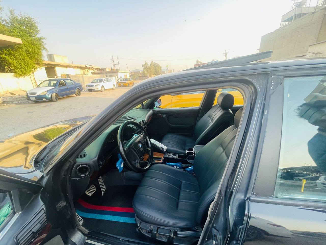 السلام عليكم BAM 525 مبدل بيه بنيد وجاملغ من جهة السدر حداديه كير مكينه مكفوله وجاهزه سياره نضيفه موديل 92 سنويه ساقطه صار سنه مالكه موجود بربيل  

السعر   :60 وبيه مجال بسيط 

***********
