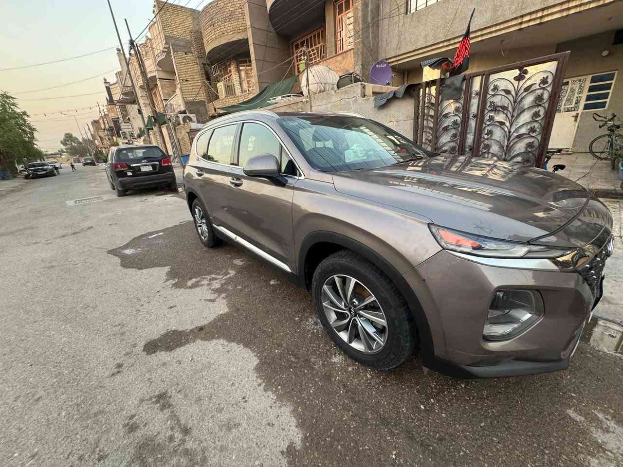 سلام عليكم
سنتافي 19
حجم المحرك Gdi 2.400
ماشية 75 الف ميل
شاشة كبيرة
صندوق كهربائي بس تقرب يفتح اوتو
بردات تدفئة بلكشنات الامامية 
كير والمحرك على وضعية الشركة
اوتو هولد كير 3 وضعيات 
حادث بسيط جاملغ وبنيد كما موضح بالصورة
سيارة باسمي وتحويل مباشر 
سعر السيارة 170 وبيه مجال 
رقم الهاتف ***********
