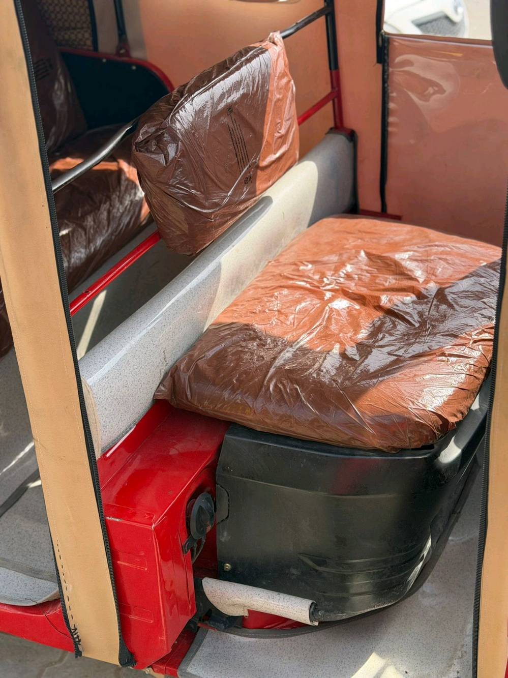 تكتك  20 شهر 12مصبوغة عام جمالية بيها مكينة مال 22 كالمة مكملة التكتك رايدها ب 6600 بيها مجال م مدينة الصدر
***********