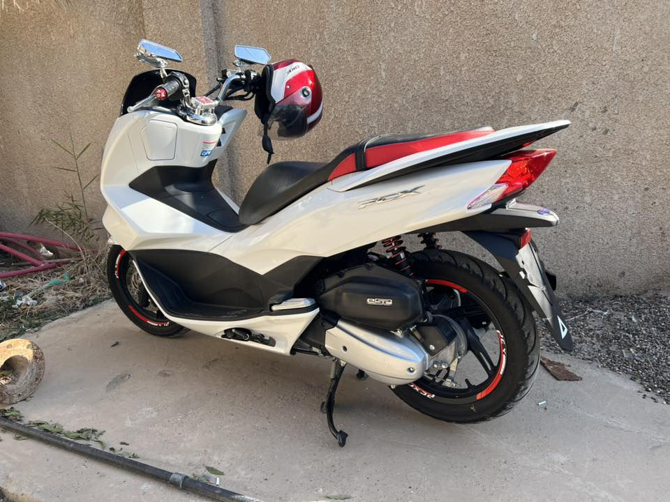 دراجه pcxجيل ثاني دراجه لوك
ماشيه 5000
مكينه 125
السعر 20ورقه $$
للاستفسار ***********
