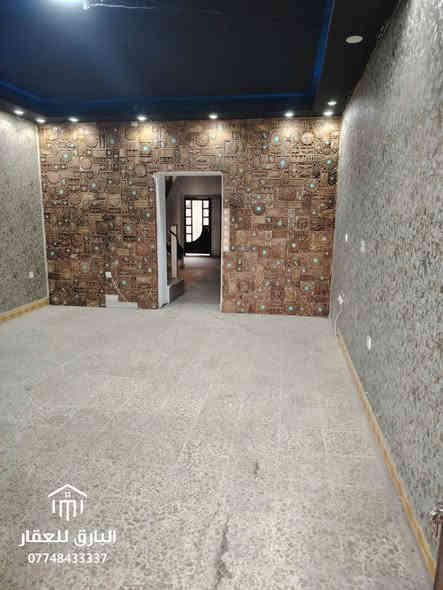 🔱 دار للأيجار في منطقة الكرادة 🔱

الموقع📍 : الكرادة / قرب ساحة الواثق  

⭕ المساحة : 200 م

⭕ الواجهة : 7 م

⭕ المشيدات : 3 طابق 

🏡 التقسيم الداخلي :

🔺 الطابق الأرضي : كراج - حديقة  - مطبخ - صالة - حمام - منور داخلي- منور خارجي - غرفة نوم

🔺 الطابق الأول : 2 غرفة نوم -حمام - جلسة كبيرة - جلسة صغيرة - بلكونة 

🔥 مميزات إضافية :

🔺يقع على شارع تجاري

🔺يصلح لشركة أو مكتب أو سكن

⭕ السعر الأيجار: عند الإتصال او حضورياً 📞

⭕ للإستفسار : ( الواتساب متاح ) 📱
*********** 

⚠️” تحذير : هذا العرض قد يختفي قبل أن تقرر !“

🟢 نستقبل عروض البيع ، الشراء ، الإستبدال ، إدارة الأملاك ، و الإيجارات بأنواعها ( سكني ، تجاري ، خدمي ) 🟢

عنوان المكتب📍: بغداد - الكرادة داخل - قرب مطعم الصبايا - فرع مدرسة لبنان ( موقعنا مثبّت على Waze , Google maps ) 

#البارق_للعقار

بغداد بغداد
