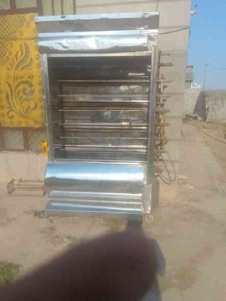 شواية دجاج للبيع اخت الجديد استخدام قليل جدا مكاني واسط ***********
