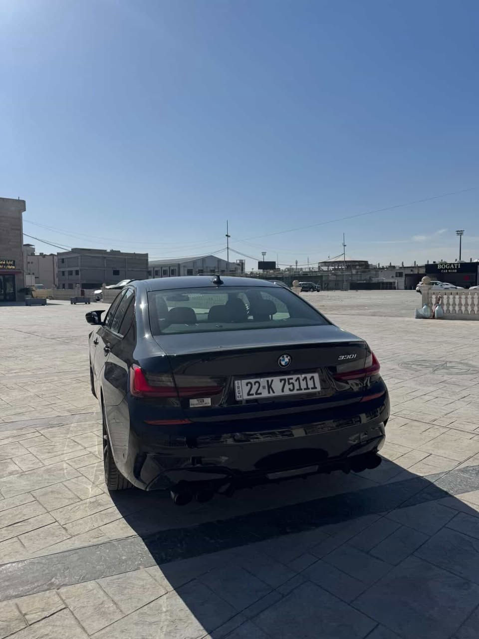 بي ام دبليو 330i موديل 2022
المحرك 4 سلندر توين تيربو

السيارة ماشية 35 ألف كم
ضررها دهس فقط في امريكا بدون صبغ

المواصفات:
شاشة كبيرة 
عدادات ديجيتال
فتحة سقف
كشن جلد أحمر
دخول ذكي
كاميرا خلفية
حساسات أمامي وخلفي
مثبت سرعة
أوضاع قيادة Eco / Comfort / Sport
إضاءة LED

السعر 265 $
مكان السيارة كركوك 
للتواصل ***********
