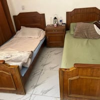 غرفه خشبيه للبيع مال نجار  تتكون من خمس قطع  سرير اثنين  وكومدي و ميز ...