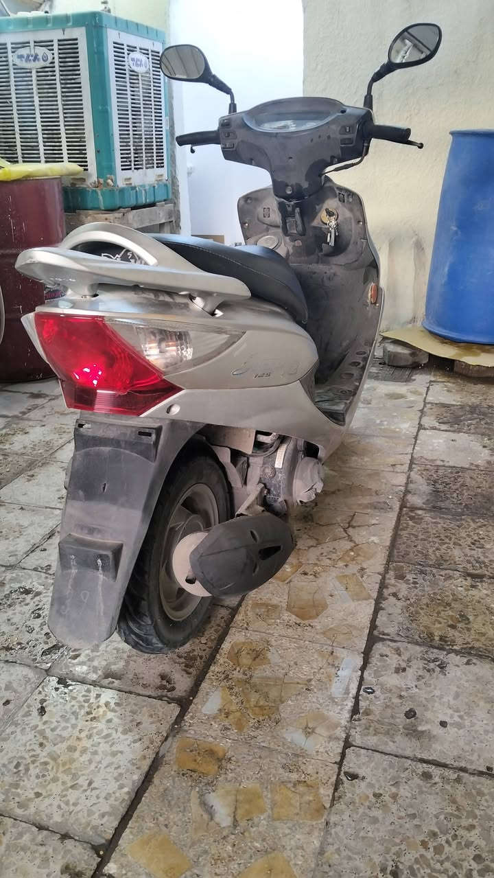 دراجة كامكو للبيع بشهر 11 طلعت من الوكيل السعر 700 وبيها مجال قليل النجف الاشرف حي الانصار ***********
