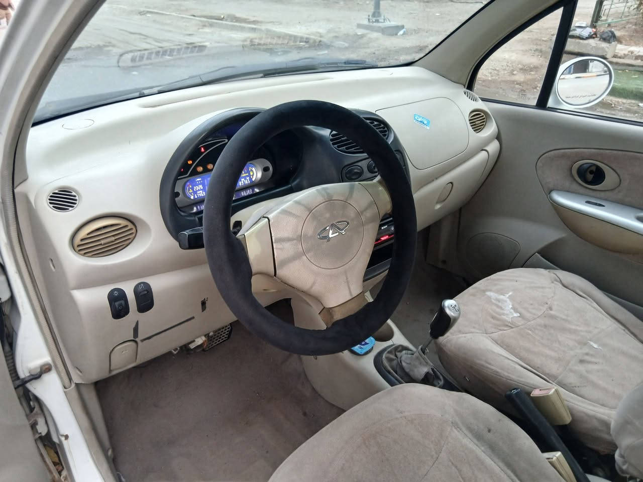 سياره شيري كيو كيوموديل2012 كير عادي اتوماتيك بيه خربطه بل كير بس تمشي سعره٢٦ بيه مجال حي اور قرب فلكت صباح خياط
***********
