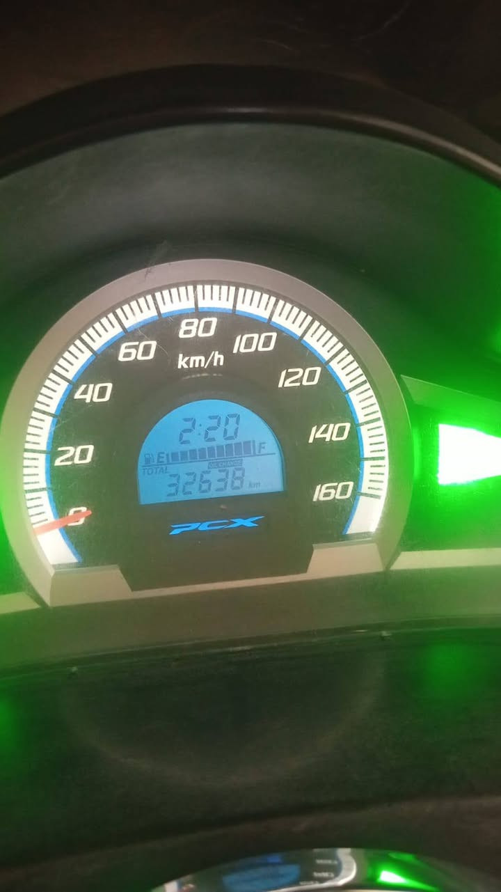 سلام عليكم شباب Pcx جيل ثاني ياباني كلش نضيفة كفالة عامة  صارلها 4ايام نازلة رمبة وياها سويجين وثنين مري ماعدى التجوة رايدها ب17 وبيها مجال مكاني زعفرانية غير متواجد عل نت 
***********
