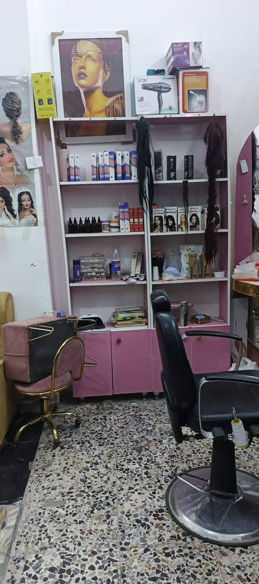 اغراض صالون حلاقه. للبيع اي ستفسار اتصل على رقم***********
