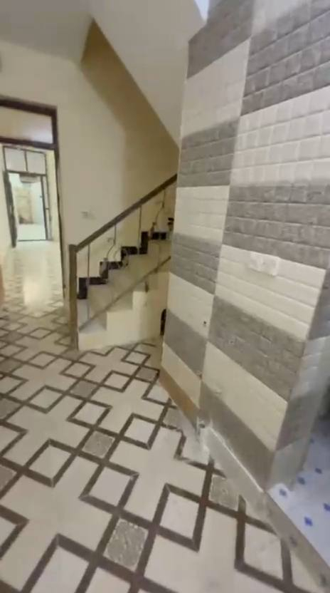 دار للايجار في منطقة زيونة المساحة 150 متر كلاسك يحتوي على 4 غرف نوم استقبال مطبخ كراج سيارة للاستفسار اكثر
*********** اتصال
