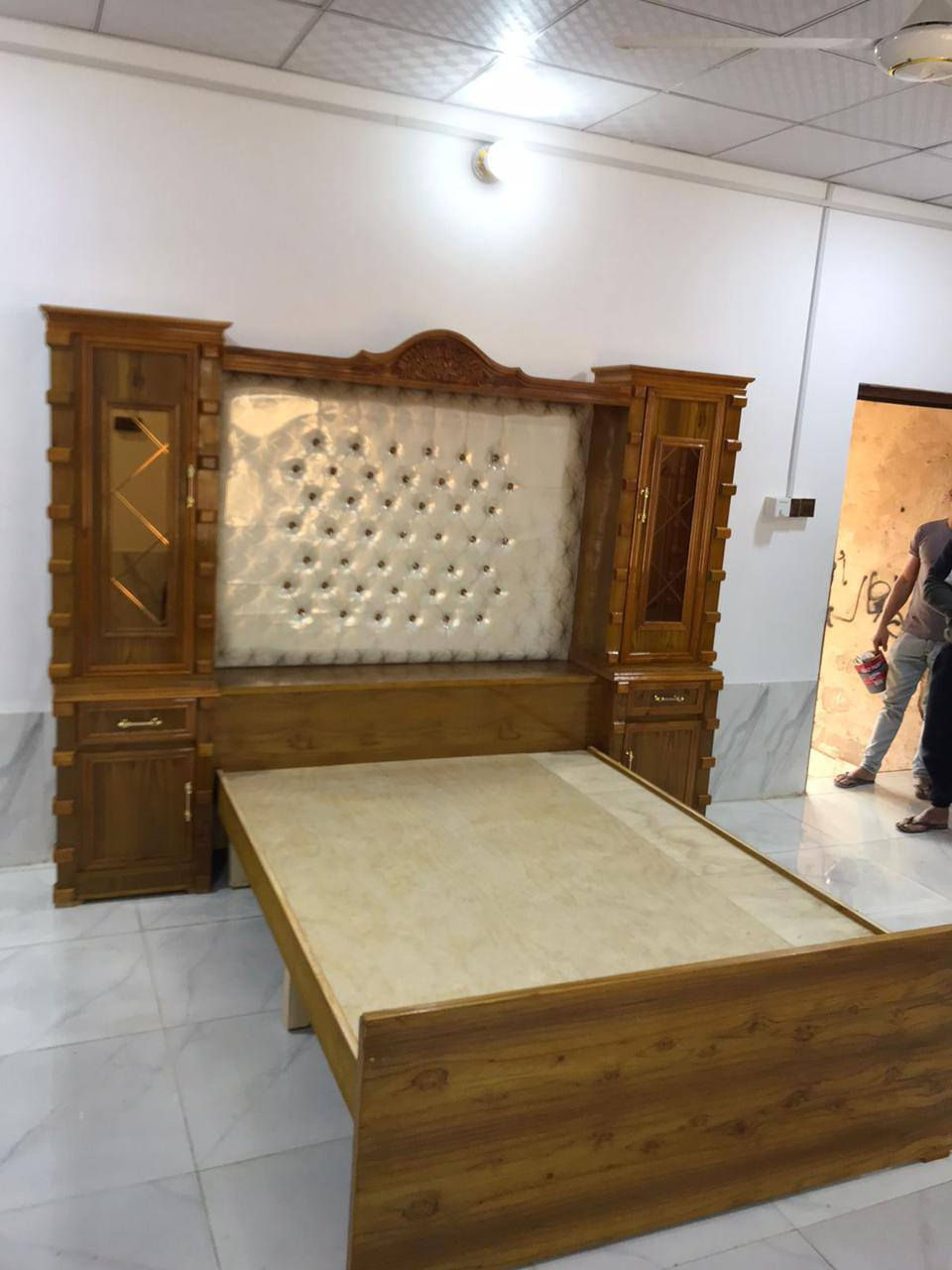 💥يعلن معرض الهاشمي للأخشاب
💥البيع بنظام النقد... والبيع بنظام #بالاقساط بدون مقدمه
💥قسط الغرفه المعروضه  307 الف لمدة 12 شهر
  (( 💥.. الغرفة من الدرجة الممتازه 💥💥))
                          ... درجه أولى...
💥مواصفات الغرفة
💫 كنتور طابقين ملحق.. داير زان مصري ونقش الأبواب زان مصري.. السقف والقاعدة بلوك اصلي
الغرفه خارج صاج 5 ملم والداخل صاج 4 ملم
يكون الظهر جرجوبه
💥 ميز مرايه مسرح
💥جربايه
💥زاوية بأرتفاع الكنتور
💥جزامة
كما معروضه بالصور امامكم
......
للاستفسار الاتصال على الرقم
***********
