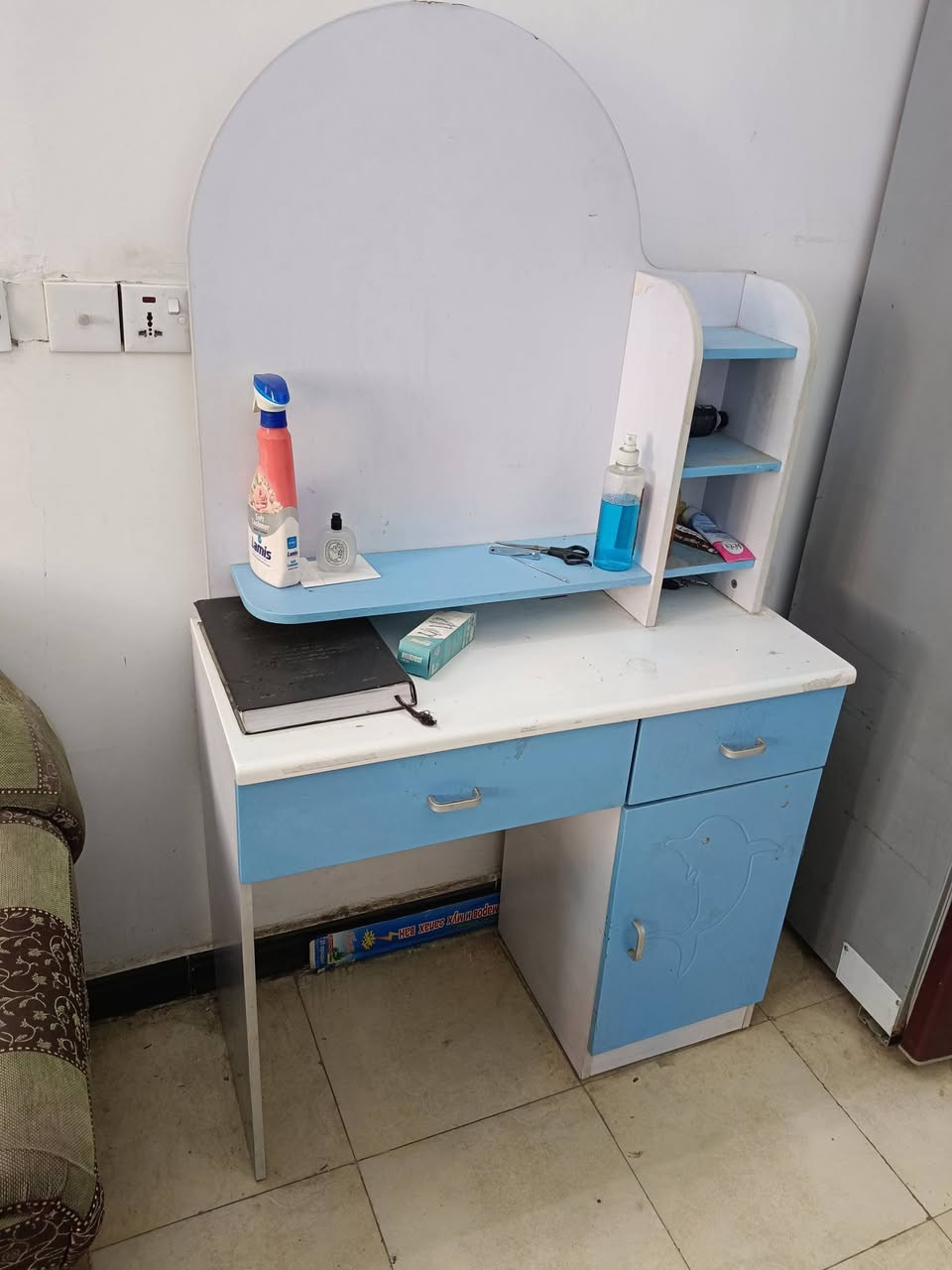 اثاث مستعمل لبيع مستعجل عله بيعته لاتصال ***********
