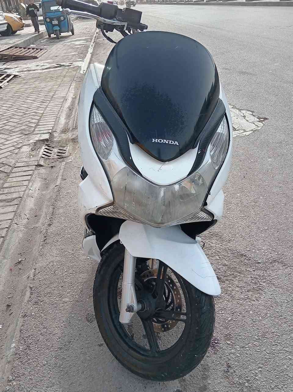 السلام عليكم  جيل اول ياباني Gf مكينه 150 كهربايات كلها شغاله حساسات مكينه تخبل شلعه ومعدل 
السعر مليون و 150 وبيها مجال رقمي ***********
