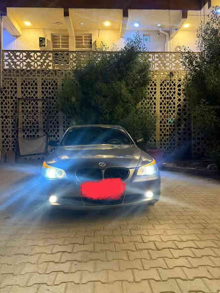 السلام عليكم 
BMW e60 528
فول مواصفات وارد أمريكي 
تحكمات ستيران كروس سرعه 
شاشه أندرويد اصليه c3
كير كوبرا اوتو عادي 
كهربائياته كله بلاد بدون جطل 
محرك نضيف جدأ بدون بخار ولا تنقيص ولا دوانز 
غرفته بلاد شركه جلد كنتاره + كهرباء وتدفه + بطين البيبان جلد 
ويل 2زايز بوس 
مري قلاب وإنارة المرايه الوسطيه اوتو دم 
تبريد أمام خلفي ثلج 
لد نهاري اوتو 
السياره التشغل بصمه 
فتحه بالقماره 

حادثه باب السايق ودوسه ضرر بسيط وربع من الجاملغ الخلفي 
شواصي ولغود وتكم مكفوله 
مصبوغه عام توحيد لون 
السياره بدون نقص  كله شغاله من محرك كير كهربائيات كامله 

رقم بغداد بسمي سنويه وهزه ورقم جديد 
ثاني يوم احولك 
مكان السياره بغداد الأعلام شارع البداله 
رقمي *********** 
السعر 118 بيه مجال لشراي
