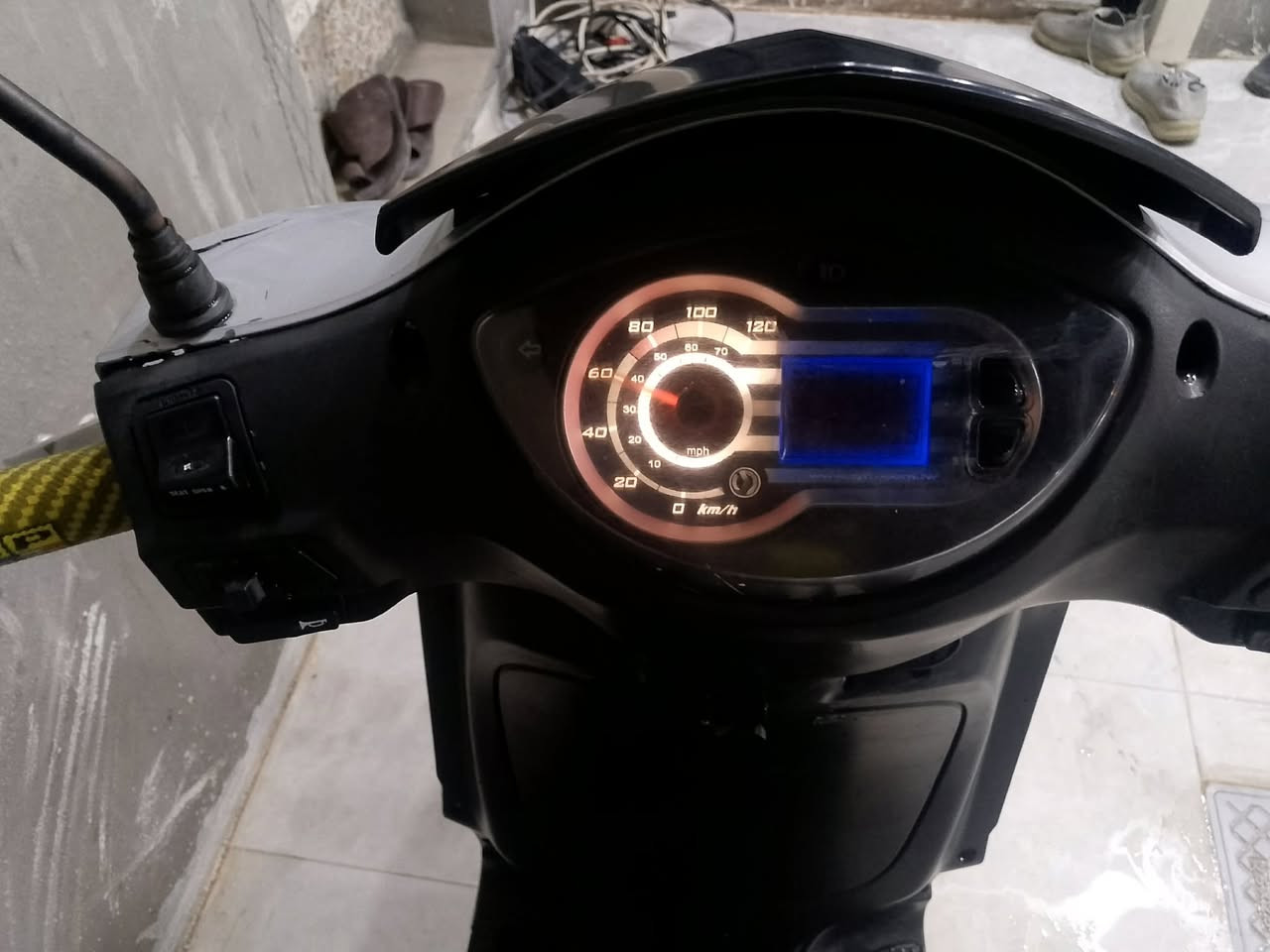 دراجه ناريه للبيع السعر 350,وبيها مجال,‍***********
