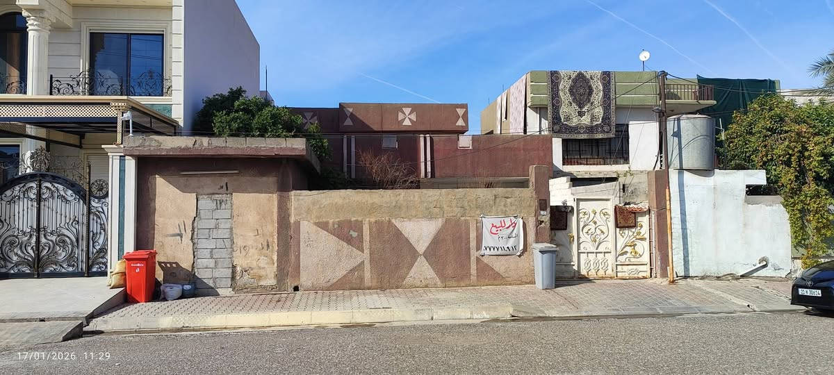دار للبيع كركوك حي الواسطي خلف دائرة المعوقين المساحة ٣٠٠متر الواجهة ١٢ البيت طابو ملك صرف والبيت موضح كما في الصورة للاستفسار الاتصال على( ***********)
