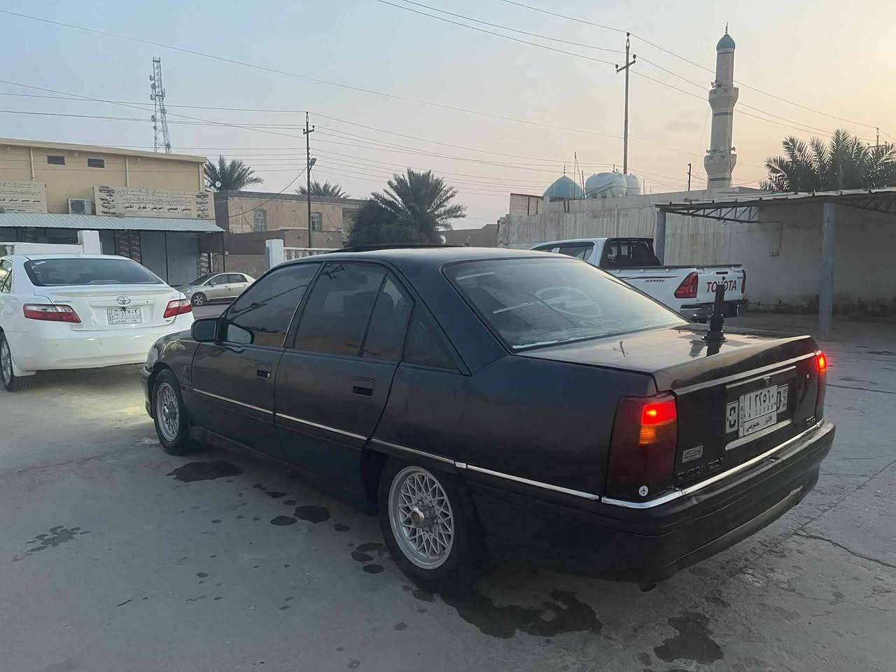 سلام عليكم
للبيع اوبل اوميكه محرك وكير فول 
صدرها كهربائيات كلها زينه 
فول كير عادي جام وتنته كهرباء 
مصبوغة عام اثر جراد 
ويلكب تخم تاير جديد 
موديلها ١٩٩٣ سنويه ساقطه 
سعرها ٣٥ وبيها مجال 
للاستفسار ***********
