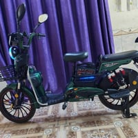 دراجة شحن للبيع نضيفه تحتوي على 5 بطاريات  السعر خاص 07803850887