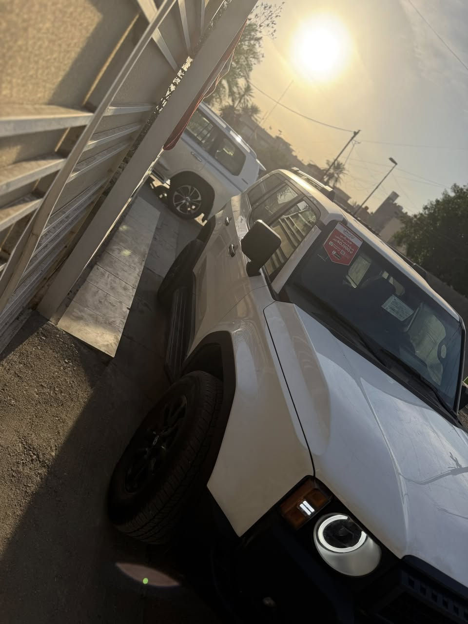 برادو ٢٠٢٤ جديده ماشيه ٥٥٠٠ بعده حاله وكاله مكفوله من كلشي من رقم للرقم مزود عليه سبايدر ودوسات اصليه ويل ادفنجر مع اطار برجستون ياباني رقم بغداد وباسمي تحويل مباشر مواصفات معروفه مكانه بغداد شارع فلسطين والسعر ٤٢٥٠٠. والشراي يتصل ع *********** ملاحظه مزوده بحدود ٢٠٠٠ دولار
