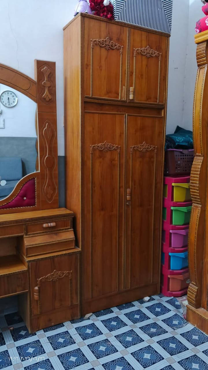 عرفة اخشاب كنتورخمسه ابواب وملحقاته سعر750 وبيه مجال طريق السنيه ***********تواصل على هذا رقم
