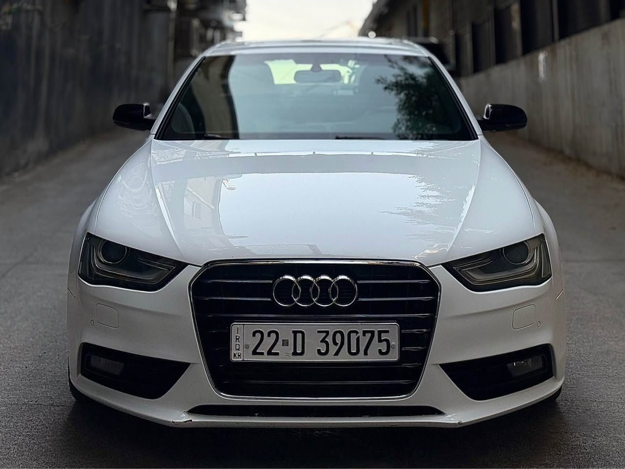السلام عليكم
AUDI A4 SLine
للبيع موديل 2013
وارد خليجي كفالة عامة 

المواصفات فول Sline
تشغيل و اطفاء ذاتي
سايد بريك دكمه
حساس خلفي 
مانع انزلاق ABS 
3 وضعيات قياده اوتماتيك و عادي و رياضي طيارة 
بروجكتور حساس مع الاستدارة 
تحكمات ستيرن جهتين
تبريد جاهز و ثلج و تبريدها معروف 
و بعد بيها مواصفات

سيارة كلش جديدة وجاهزة بدون اي نقص كفالة من كلشي
رقم اربيل تحويل مباشر

السعر: 110$

العنوان اربيل
*********** أربيل, العراق
