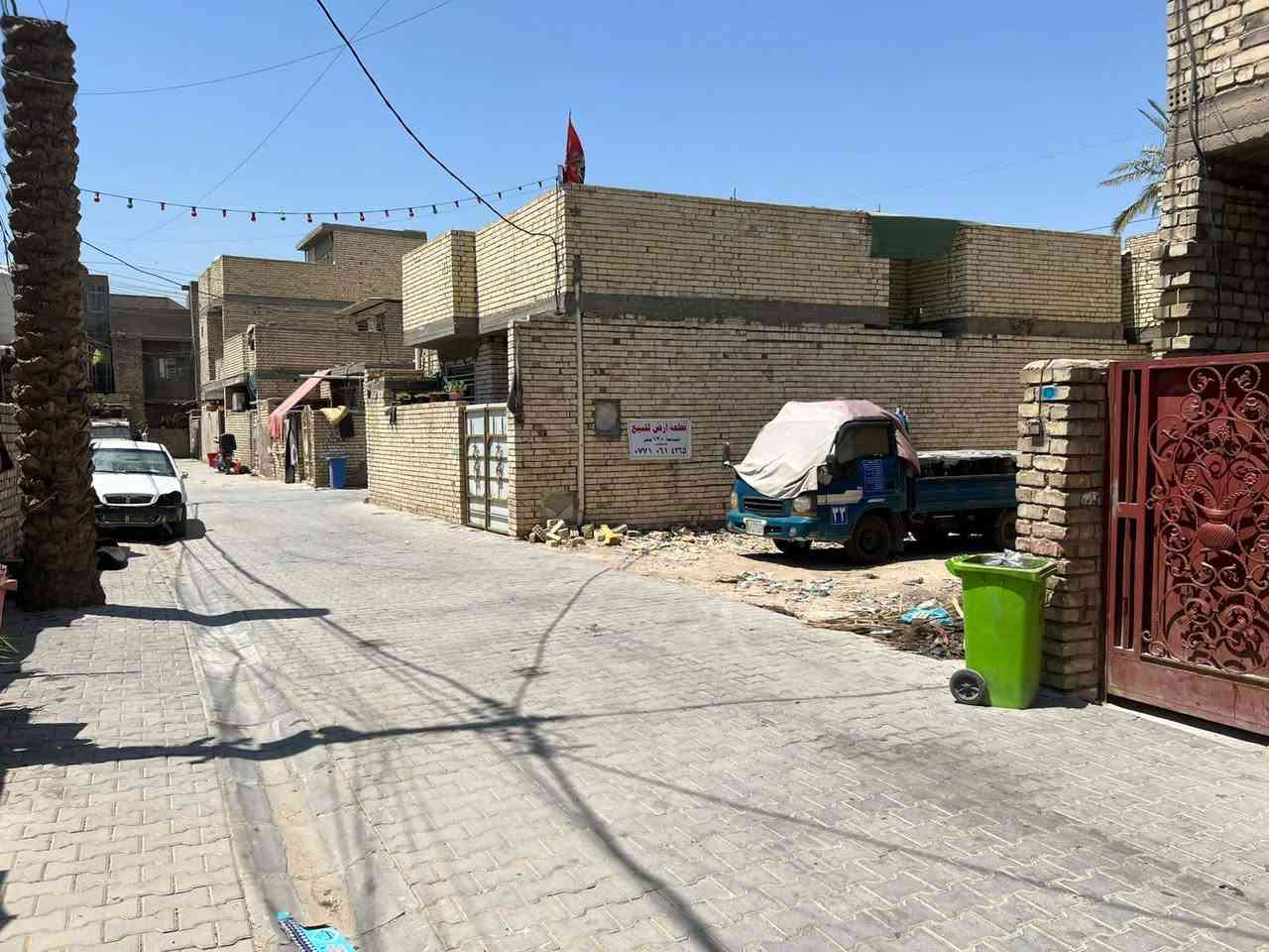 سلام عليكم 
قطعه ارض للبيع  المساحه ٦٤ الواجهة ٥ الا ربع النزال ١٣ ونص 
إتصال ***********
