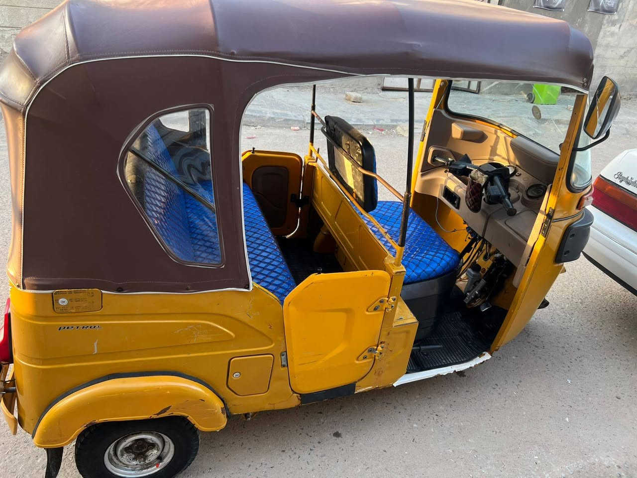 تكتك البيع موديل 2021/2/17 البصرة بسمي السعر 6500  الاتصال بس شريحة ***********
