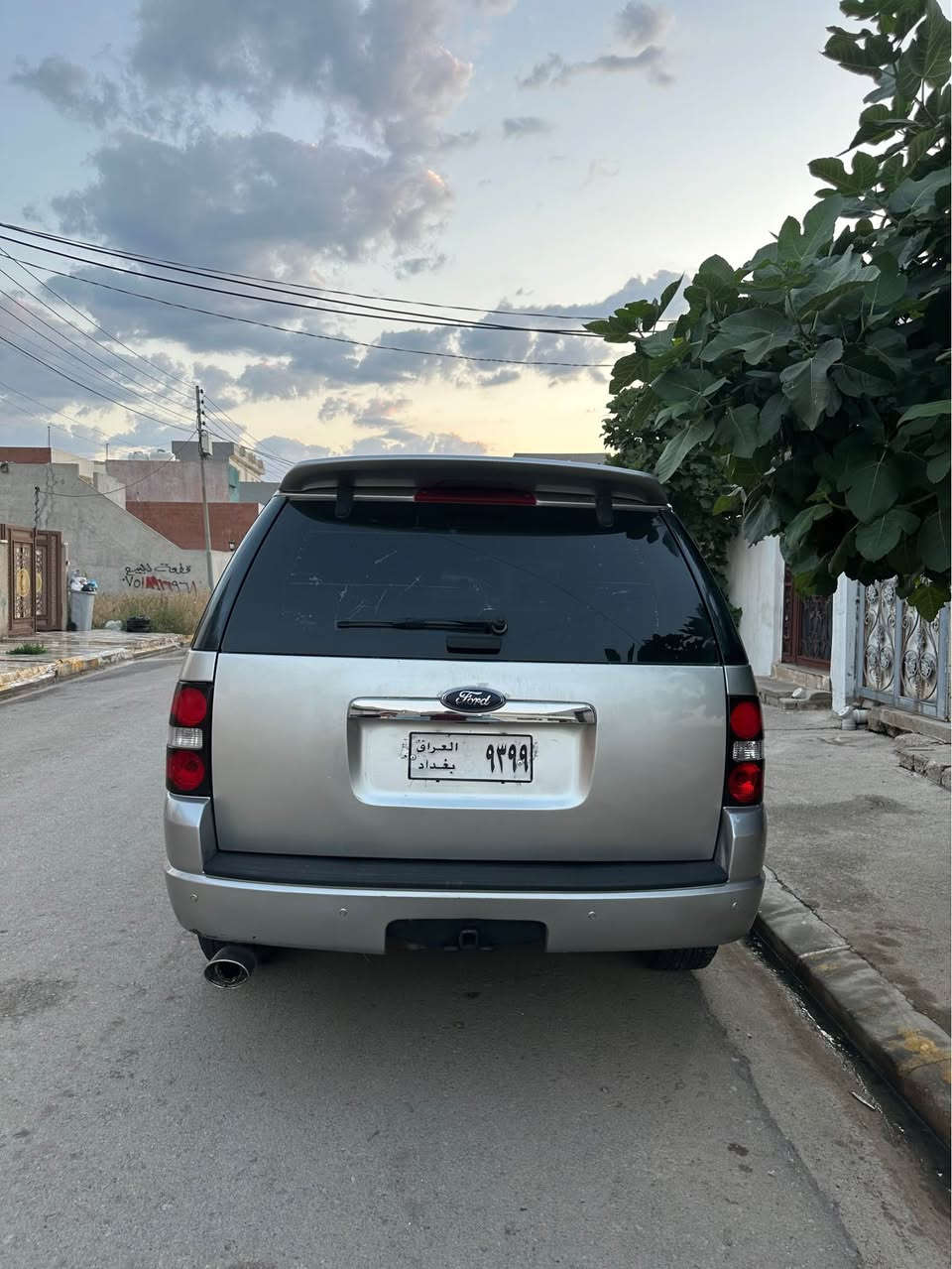 فورد يكسبلورر موديل ٢٠٠٨ كير و مكينه ده بل اكسن بشرط ٤ تايرة جديد ده عم و برين و وه رگه راو بشه رط سياره ي مزايده سياره كه لوك لوكه نرخي ٦٥ مجال 
*********** عميدي, دهوك
