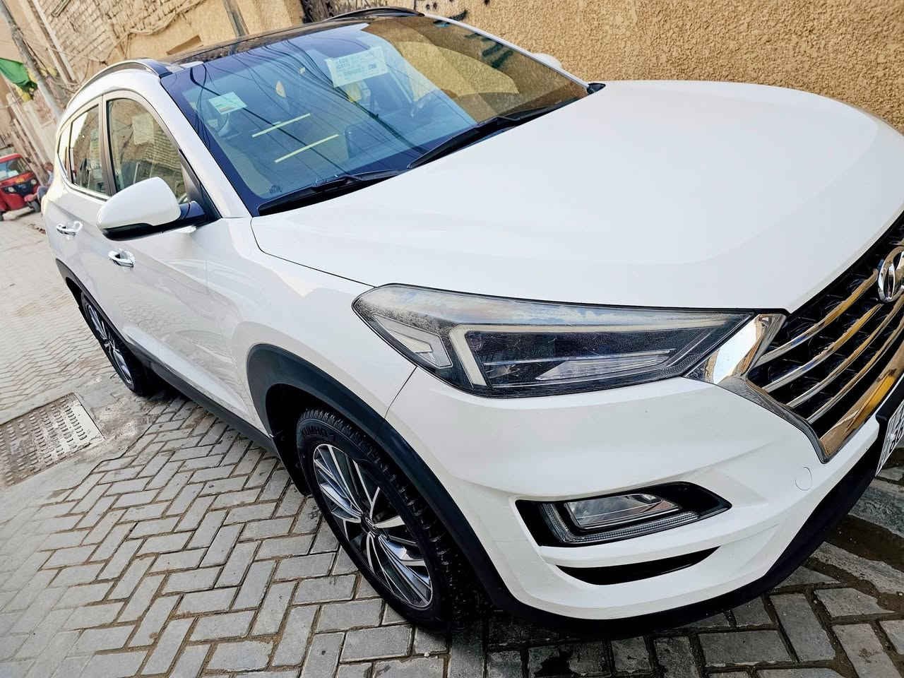 هونداي توسان2019 خليجي  مواصفات كوري محرك 2000 (دوش) المرغوب
فول مواصفات – واحد على واحد
الممشى: 93 ألف كم
مكفولة
من الصبغ،التبديل
كوري أصلي
المواصفات:
بصمة تشغيل
سقف بانوراما
كشنات جلد بقلاوه مع تبريد قطعتين
دواخل صاج 
شاشة كبيرة
تحكمات استيرن
مرايات شفط مع إشارات بالمرايات
لايتات أمامية LED (بالدعامة)
لايتات خلفية LED
5 عدسات
بريك رجل
5 ويل كب
ثلاث أنظمة قيادة:
Eco / Sport / Normal
تحكم بالإضاءة
أبواب أمامية بصمة
حساس خلفي
كامرة خلفية
سنوية وأرقام جديدة
بصمتين مال الشركة موجودات
تايرات جديدة
شرط التحويل نفس اليوم
التواصل 
***********
