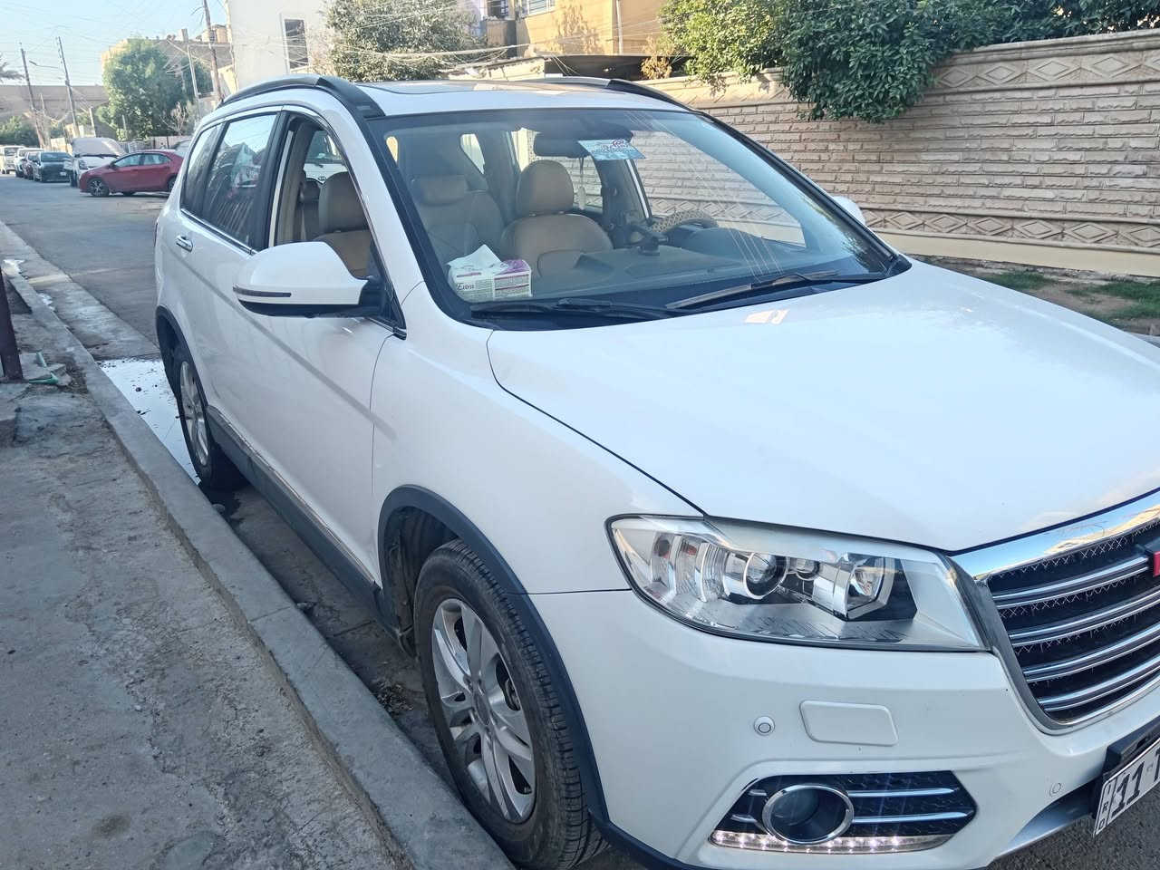 السلام عليكم هافال H6مديا ٢٠١٦ للبيع كير ومحرك بلادي مالها مستبيشي ٢٤٠٠ صدر امامي خلفي نظيف جدا تبريد ثلج وتدفئه  شغاله فتحه سقف طكتين كامره خلفيه  و بالصفحه حساسات اماميه وخلفي  تحكم استيرن جهتين  زراكات لايت امامي اضوية ترحيب  كشنات جلد منظومة بانزين  وبلكات  ادامه كامله دسك امامي جديد  السعر 110$ ورقه وبيها مجال قليل
 السياره ماشيه (٩١٠٠٠)كم بغداد الغزالية ***********
