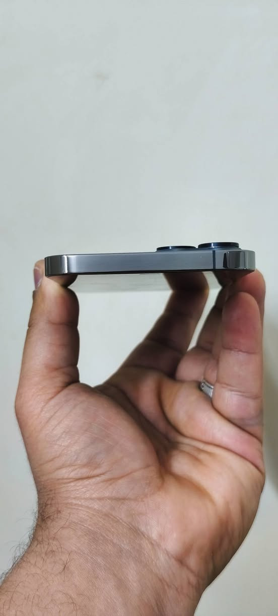 ايفون 12 برو ماكس
ذاكره ٥١٢ - بطاريه ٨٦٪ 
نضافه ١٠٠٪ مكفول من أي خلل 
سعره ( ٤٦٠ ) الف سعر نهائي 
ـــــــــــــــــــــــــــــــــــــــــ
عنواني بغداد مدينة الصدر 
***********
