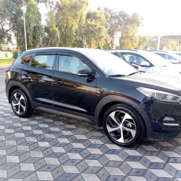 السلام عليكم عندي سياره توسان موديل 2016الوان اسود ماشيه 89ميل مكاني بغداد شارع حيفا السعر 120ورقه وبيها مجال رقم التليفون *********** مكينه 1600توربو بغداد
