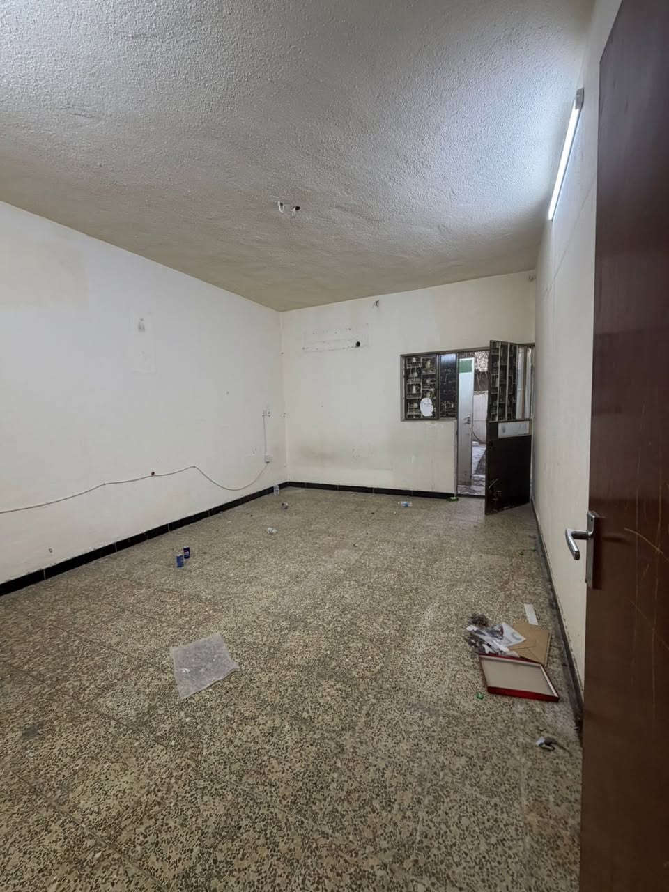 #للايجار____في____السيدية
بيت مساحة 150 متر
نظيف ومرتب

🔹 يتكون من:
3 غرف نوم
صالة
مطبخ
خدمات
كراج كبير 🚗

💰 بدل الإيجار: 750 ألف (قفل)

📍 الموقع: مقابل لحوم جويلي

📞 للاستفسار: ***********
🏢 مكتب الفهد الهندسي
