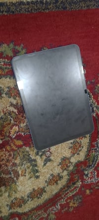 ايباد 10 • ذاكرة ٦٤ • بطارية ٩٠٪