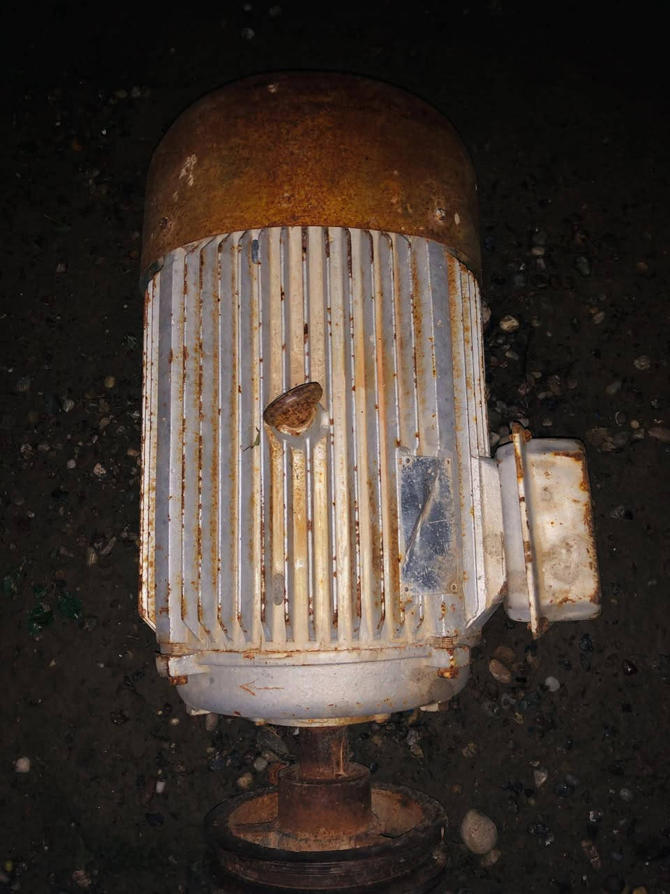 السلام عليكم ماطور تركي وضع شركه للبيع 20 احصان السعر المطلوب 500 التصال على الرقم ***********
